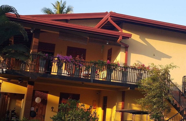 Villa La Grace (Kotugode) como alojamiento de tránsito para explorar la isla de Sri Lanka