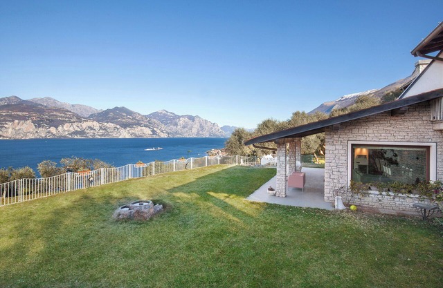 Villa Manuela-Vista lago, Villa Manuela - Vista lago