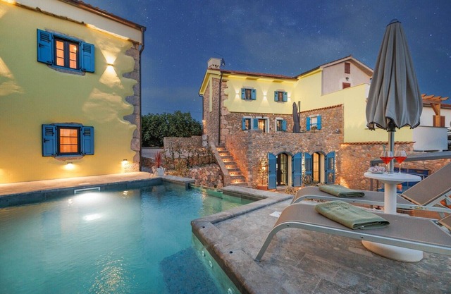 Villa Melary with Pool & Jacuzzi