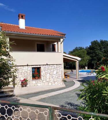 Villa Mira Garica by El-Pi Tours