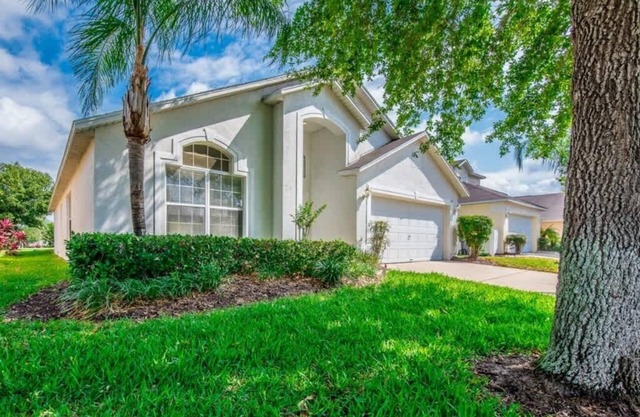 Cozy Family 4BR home NEAR DISNEY with Private Pool and games room in a gated community