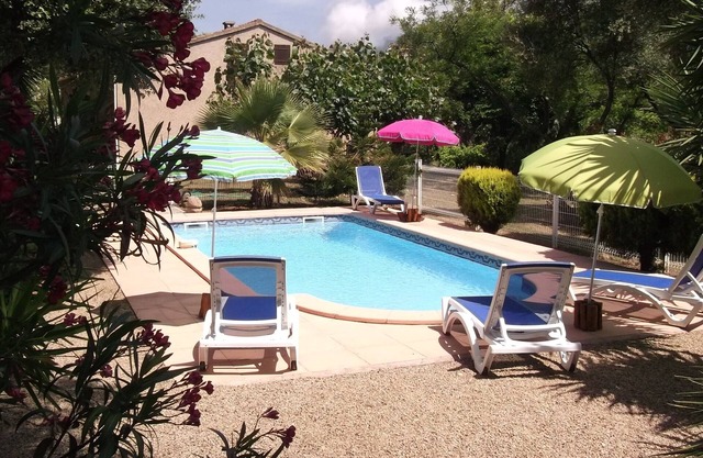 VILLA (3 ESTRELLAS) CON PISCINA Y VISTA AL MAR PARA 4/5 PERS. PROMO JUNIO 800 € / SEM