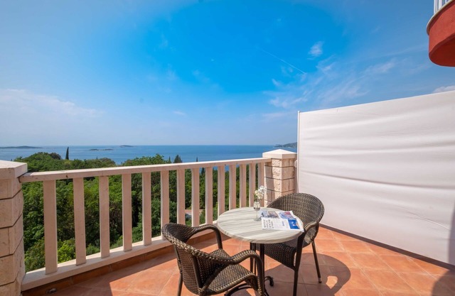 Villa Panorama Dubrovnik (S1) - Deluxe Double Room with Terrace and Sea View