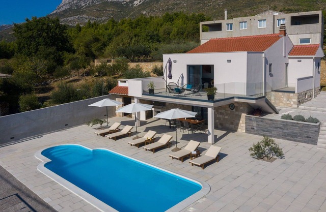 Villa Petra Divine with Pool