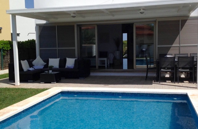 VILLA S.TOME 8PERS/PISCINA IND./VISTA AL MAR-IDEAL FAMILIA-A600MTRS DE PLAYAS