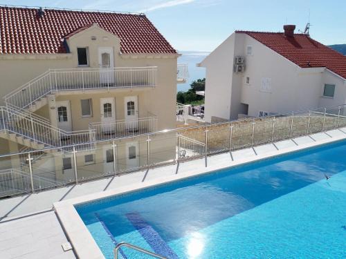 Villa Samba- Premium One-Bedroom Apartment with Balcony and Sea View