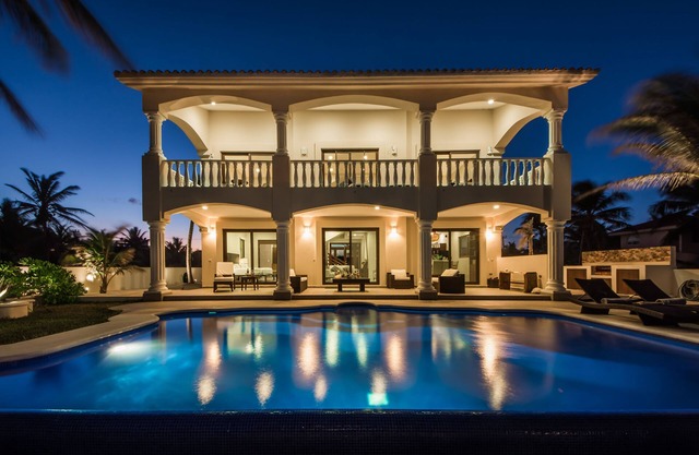 Villa Sofía, lujosa villa frente al mar (descuentos de última hora)