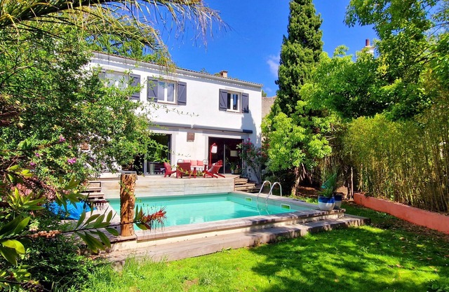 VILLA / PISCINA 6 a 8 personas