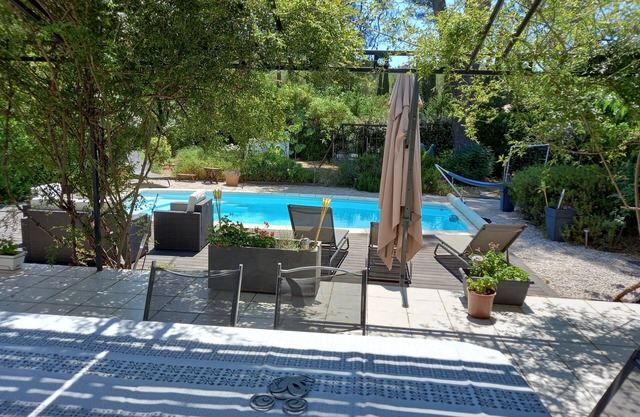 Villa T5 piscina tranquila cerca terraza vistas al mar gran clim colina panorámica