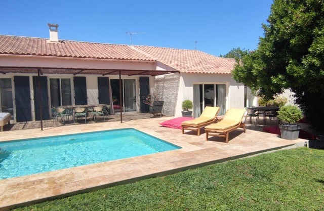 Villa Van Gogh Swimming pool and Spa in Provence