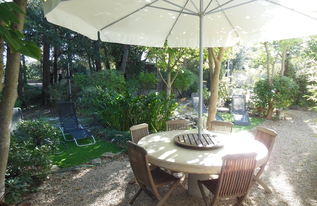 Villa con piso y jardin