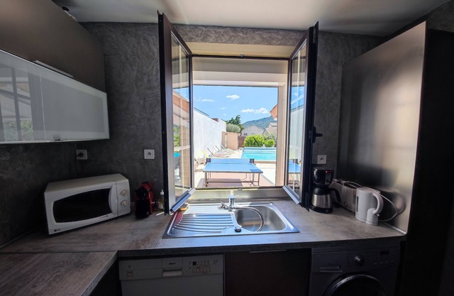 Villa con piscina a 6 km de playas y calas