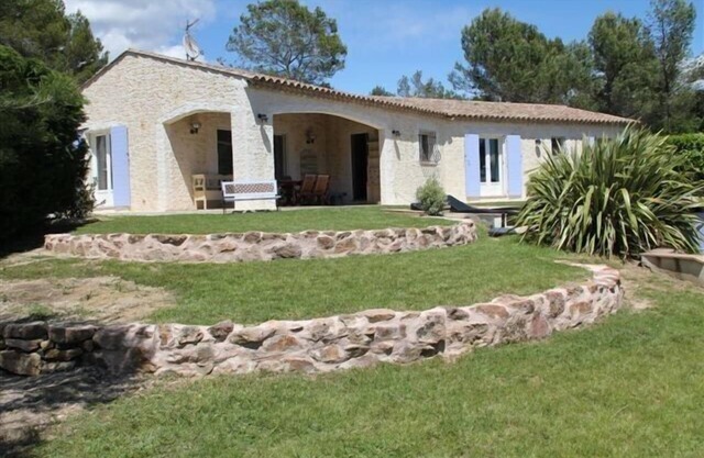 Villa con piscina privada climatizada Bagnols en Foret