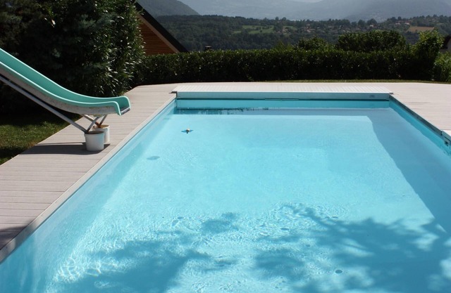 Villa con piscina climatizada a 6 km del lago de Annecy - vista excepcional