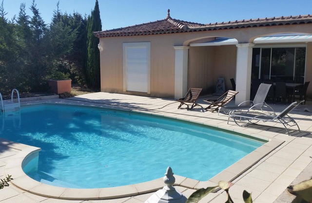 VILLA CON PISCINA (a 10 minutos de Aviñón: ¡a 15 minutos de Pont-du-Gard!)