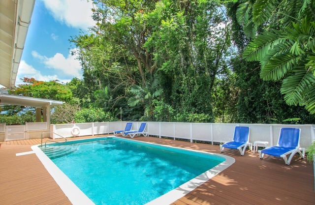 Villa with Private Pool and Sandy Lane Beach Club Access - Coral Gables