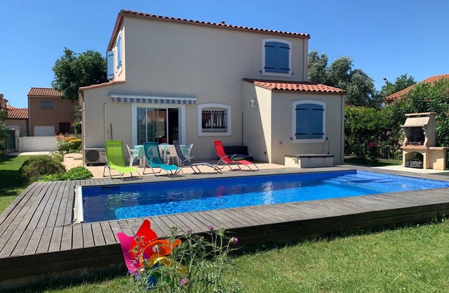 Villa con piscina privada, AC, 3 hab, jardín, parking y WIFI en Elne
