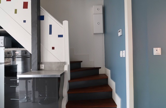 Casa de pueblo cuidadosamente reformada, en un espíritu moderno y funcional.