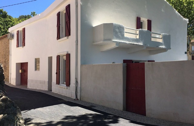 Casa de viñedos con aire acondicionado en un pequeño pueblo cerca de las playas