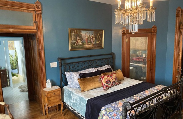 Vineyard Mansion & Carriage House - Sala Emma
