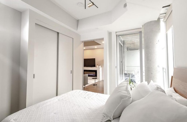 ViP Downtown Luxury 1 Bedroom With Underground Parking