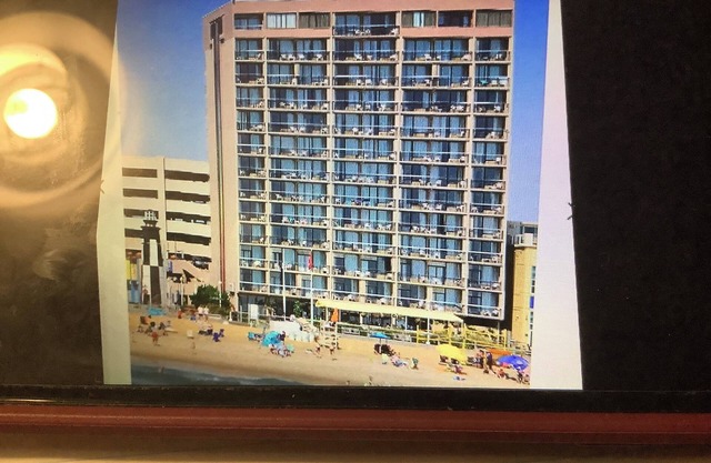 VIRGINIA BEACH, VIRGINIA OCEANFRONT ONE BEDRM SLEEPS 4.Full kitchen,indoor pool.