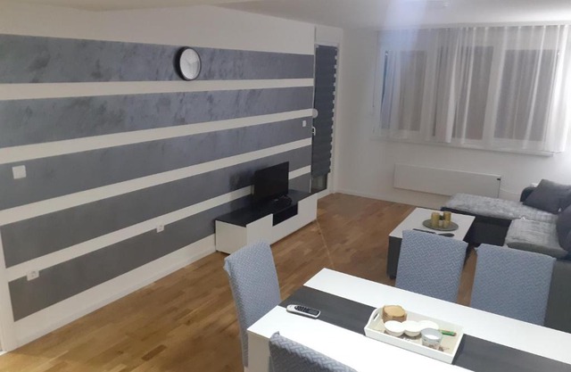 Vlyche apartment FREE PARKING