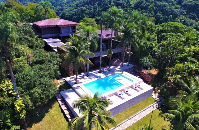 W01. 337 · Isla de Japón por WhereInRio Luxury Rentals