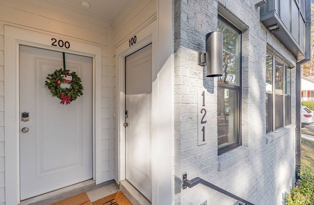 Walkable 2-bedroom condo in quaint downtown Wake Forest