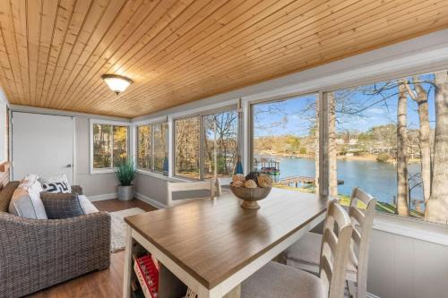 Waking Up Norman Lakefront Getaway Fire Pit Lake Views