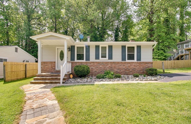 Walk to Beach: Charming Maryland Home w/ Yard!