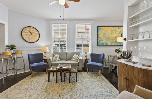 Walk to Cozy Forsyth Park, Charming Downtown Savannah, Charming Townhome