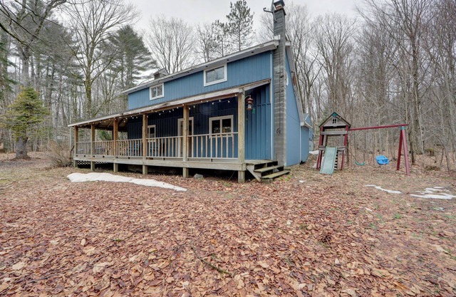 Walk to Hinckley Reservoir: Cabin w/ Deck & Yard!