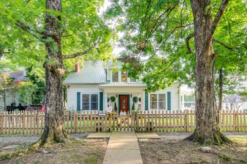 Walk to Historic Dtwn Pulaski Pet-Friendly Home