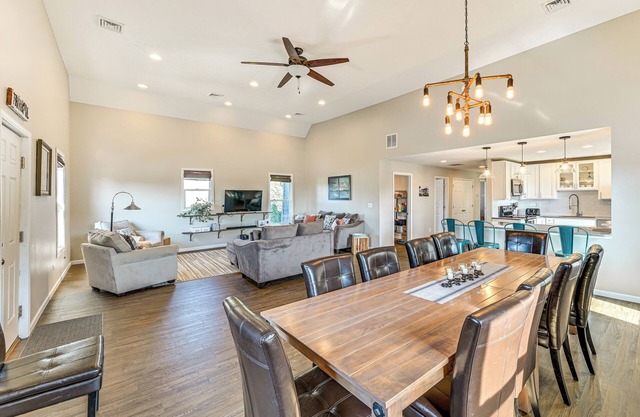 Walk to Lake: Historic Family Apartment in Culver!