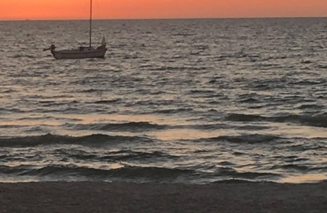 A pie de la playa! Condominio amueblado frente al mar en una ubicación perfecta!
