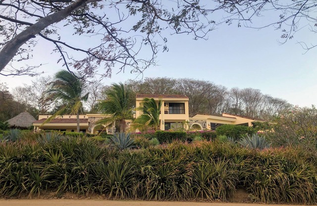A pie de la playa en Rancho Santana