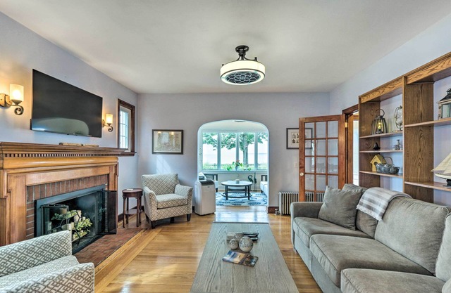 Walkable New Haven Retreat w/ Ocean Views!