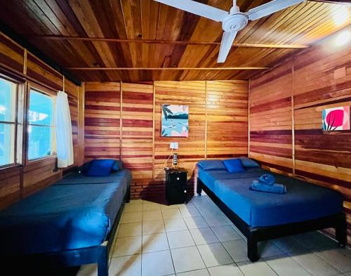 Wasi la Punta 6 Starlink 2min walk to the beach