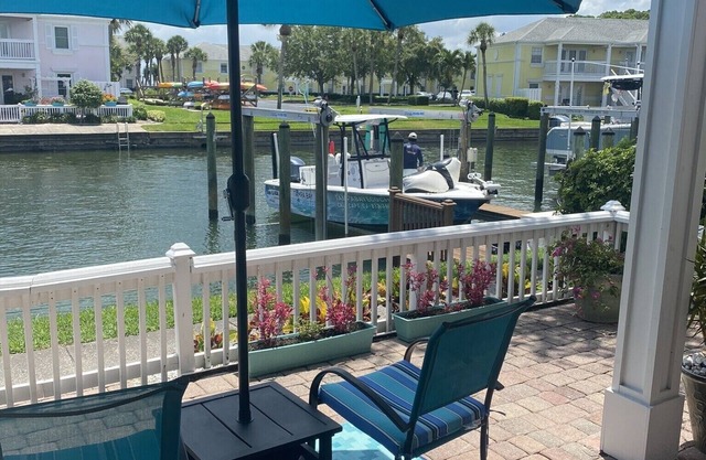 Waterside en Coquina Key South Village Condo en Tampa Bay