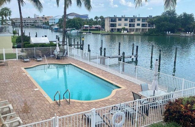 Waterfront 2 bed/2bath on Isle of Capri