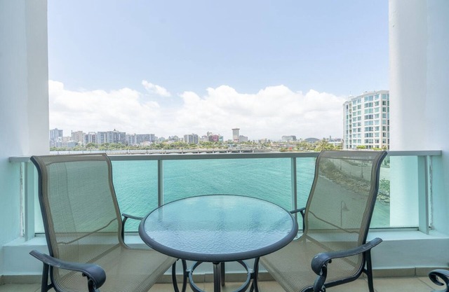 Estudios de apartamentos hermosa vista a la bahía ubicados en Condado.