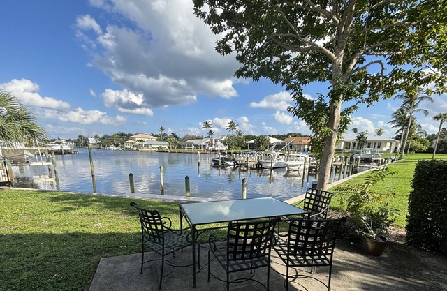 Waterfront Cottage. NEW to market - just painted and furnished!