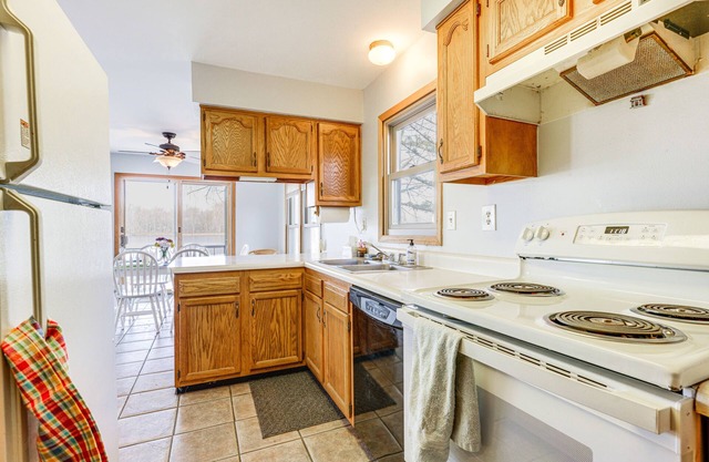 Coldwater Cottage en Dragon Lake w / Dock & Deck!