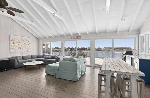 Waterfront Hamptons Paradise, Steps to Beach
