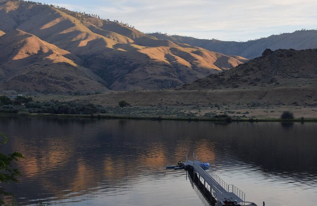 Waterfront Home con muelle en East Wenatchee- Capacidad 14