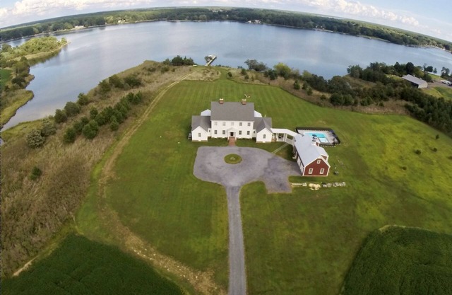 Waterfront Oyster Farmhouse y Hunting Lodge-Built 2018