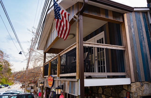 Riverside Retreat en el corazón de Chimney Rock Village