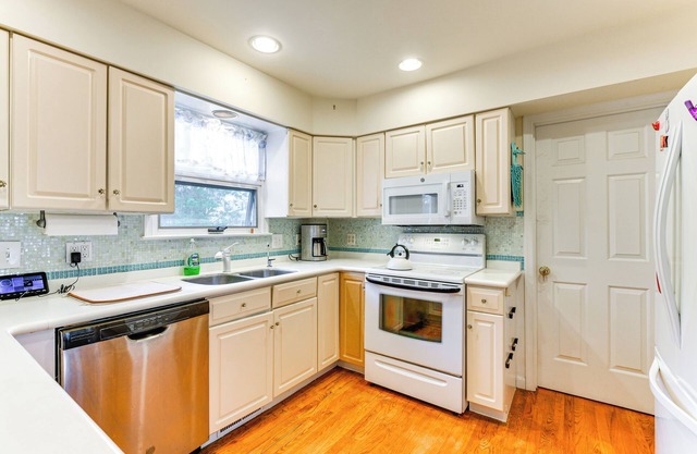 Waterfront Shady Side Home w/ Chesapeake Bay View!
