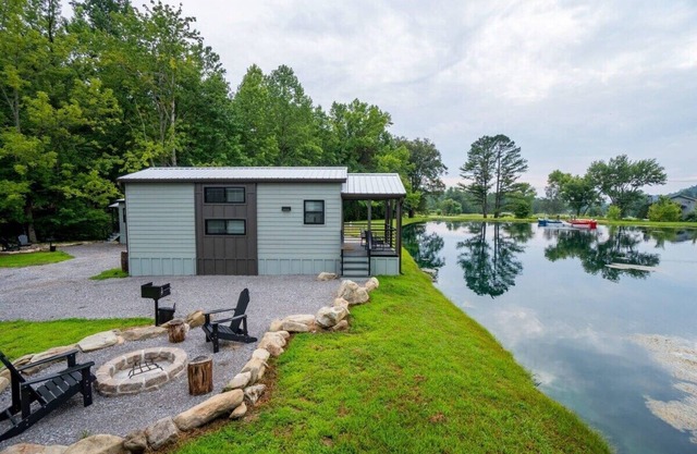 Waterfront Lake Tiny Home, Firepit | Bass Cabin